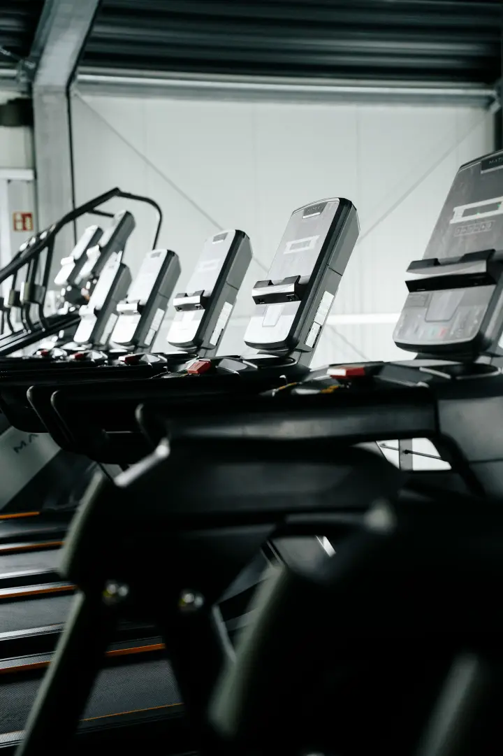 Laufbänder und Cardiogeräte im IRON FLEX